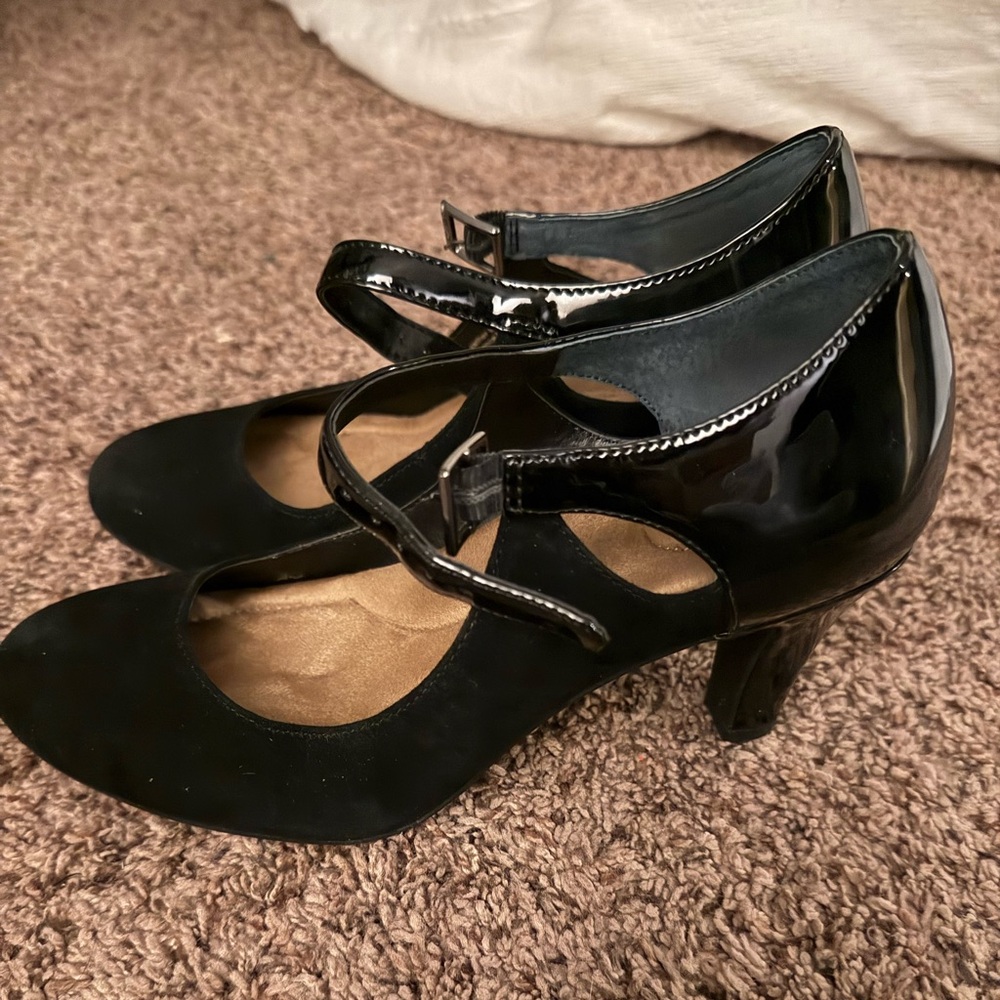 Giani Bernini memory Foam heels